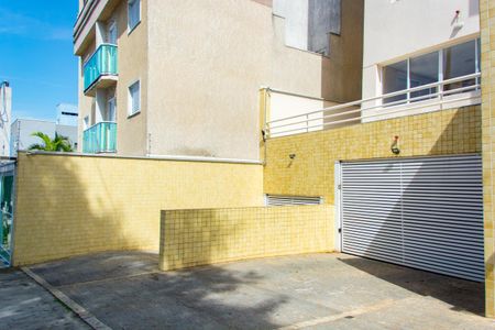 Apartamento para alugar com 58m², 2 quartos e 1 vaga Apartamento para alugar com 58m², 2 quartos e 1 vagaFachada