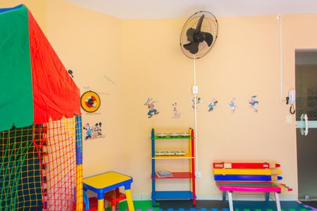 Apartamento para alugar com 58m², 2 quartos e 1 vaga Apartamento para alugar com 58m², 2 quartos e 1 vagaÁrea comum - Brinquedoteca