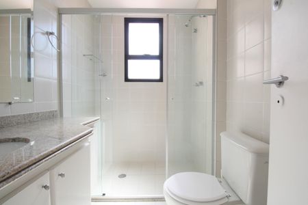 Apartamento para alugar com 237m², 4 quartos e 3 vagas Apartamento para alugar com 237m², 4 quartos e 3 vagasBanheiro da Suíte 2