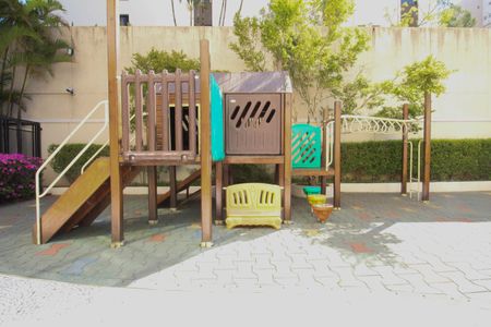 Apartamento para alugar com 237m², 4 quartos e 3 vagas Apartamento para alugar com 237m², 4 quartos e 3 vagasÁrea comum