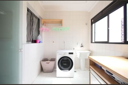 Apartamento para alugar com 237m², 4 quartos e 3 vagas Apartamento para alugar com 237m², 4 quartos e 3 vagasÁrea de Serviço