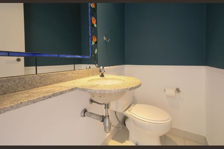 Apartamento para alugar com 237m², 4 quartos e 3 vagas Apartamento para alugar com 237m², 4 quartos e 3 vagasBanheiro da Suíte 1