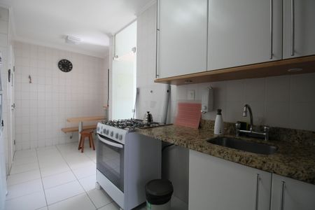 Apartamento para alugar com 237m², 4 quartos e 3 vagas Apartamento para alugar com 237m², 4 quartos e 3 vagasCozinha