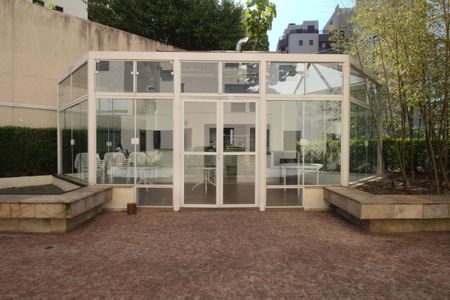 Apartamento para alugar com 237m², 4 quartos e 3 vagas Apartamento para alugar com 237m², 4 quartos e 3 vagasFachada