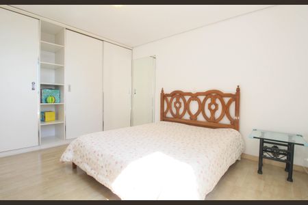 Apartamento para alugar com 237m², 4 quartos e 3 vagas Apartamento para alugar com 237m², 4 quartos e 3 vagasSuíte 1