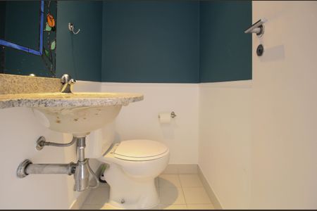 Apartamento para alugar com 237m², 4 quartos e 3 vagas Apartamento para alugar com 237m², 4 quartos e 3 vagasBanheiro da Suíte 1