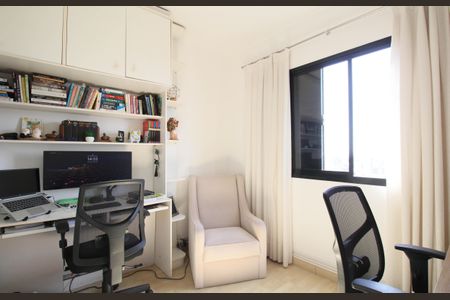 Apartamento para alugar com 237m², 4 quartos e 3 vagas Apartamento para alugar com 237m², 4 quartos e 3 vagasQuarto 2