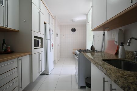 Apartamento para alugar com 237m², 4 quartos e 3 vagas Apartamento para alugar com 237m², 4 quartos e 3 vagasCozinha