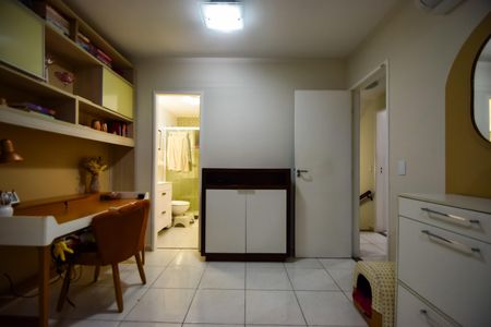 Casa de condomínio à venda com 120m², 3 quartos e 1 vaga Casa de condomínio à venda com 120m², 3 quartos e 1 vagaSuíte