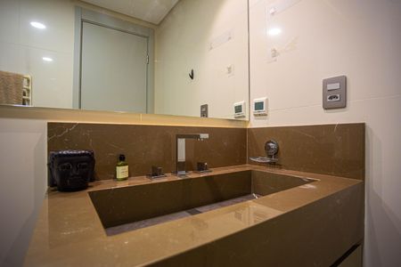 Studio à venda com 50m², 1 quarto e 2 vagas Studio à venda com 50m², 1 quarto e 2 vagasBanheiro Social