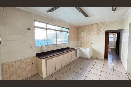Casa à venda com 300m², 3 quartos e 3 vagas Casa à venda com 300m², 3 quartos e 3 vagasCozinha