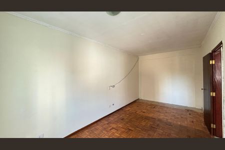 Casa à venda com 300m², 3 quartos e 3 vagas Casa à venda com 300m², 3 quartos e 3 vagasQuarto 1