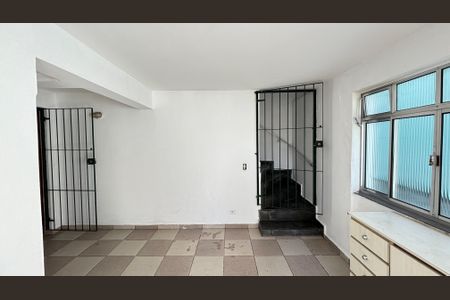 Casa à venda com 300m², 3 quartos e 3 vagas Casa à venda com 300m², 3 quartos e 3 vagasÁrea comum