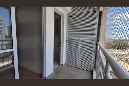 varanda de apartamento à venda com 2 quartos, 56m² em Parque Rural Fazenda Santa Cândida, Campinas