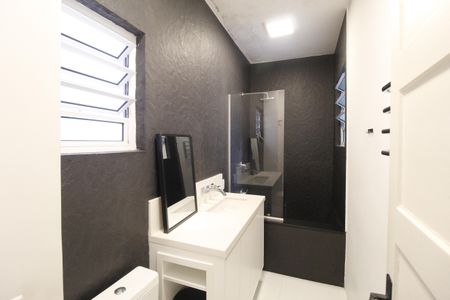 Apartamento à venda com 77m², 1 quarto e 1 vagaBanheiro da Suíte 1