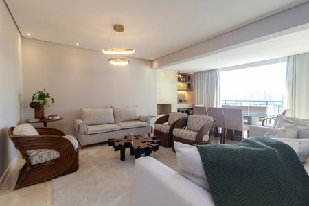Apartamento à venda com 170m², 4 quartos e 4 vagasSala