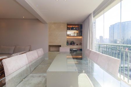 Apartamento à venda com 170m², 4 quartos e 4 vagasSala