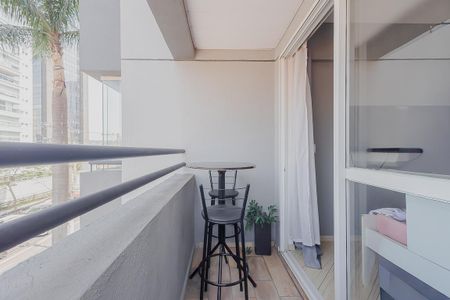 Varanda de kitnet/studio para alugar com 1 quarto, 30m² em Pinheiros, São Paulo