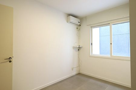 Quarto de apartamento à venda com 1 quarto, 45m² em Auxiliadora, Porto Alegre