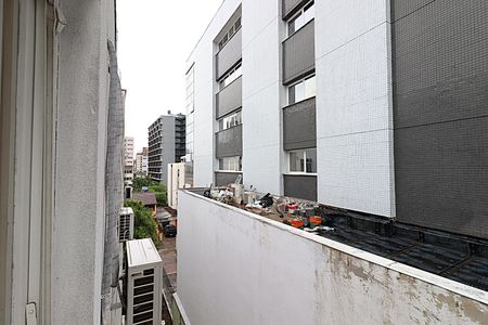 Vista da Janela do Quarto  de apartamento à venda com 1 quarto, 45m² em Auxiliadora, Porto Alegre