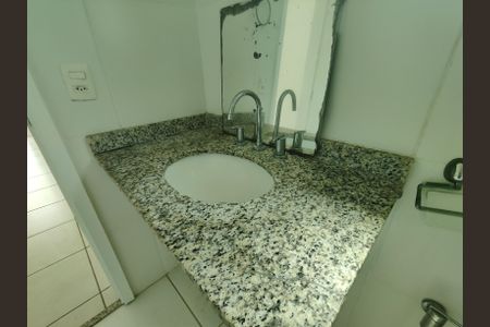 Apartamento para alugar com 81m², 2 quartos e 1 vaga Apartamento para alugar com 81m², 2 quartos e 1 vagaBanheiro da Suíte