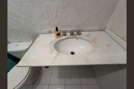 Apartamento para alugar com 110m², 3 quartos e 2 vagas Apartamento para alugar com 110m², 3 quartos e 2 vagasSuíte 1 - BanheiroBanheiro Social