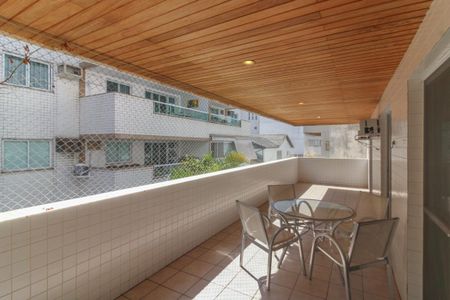 Apartamento para alugar com 110m², 3 quartos e 2 vagas Apartamento para alugar com 110m², 3 quartos e 2 vagasVaranda