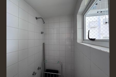 Apartamento para alugar com 110m², 3 quartos e 2 vagas Apartamento para alugar com 110m², 3 quartos e 2 vagasCozinha e Área de Serviço - Banheiro