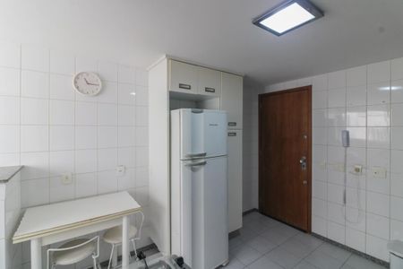 Apartamento para alugar com 110m², 3 quartos e 2 vagas Apartamento para alugar com 110m², 3 quartos e 2 vagasCozinha e Área de Serviço