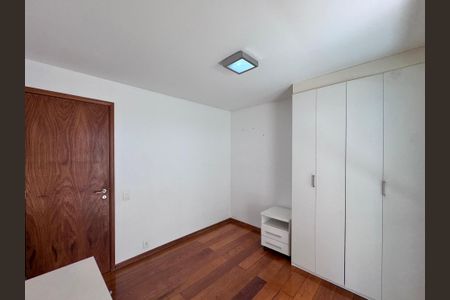 Apartamento para alugar com 110m², 3 quartos e 2 vagas Apartamento para alugar com 110m², 3 quartos e 2 vagasQuarto