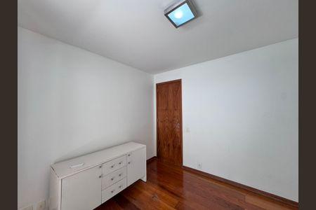 Apartamento para alugar com 110m², 3 quartos e 2 vagas Apartamento para alugar com 110m², 3 quartos e 2 vagasQuarto