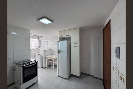 Apartamento para alugar com 110m², 3 quartos e 2 vagas Apartamento para alugar com 110m², 3 quartos e 2 vagasCozinha e Área de Serviço