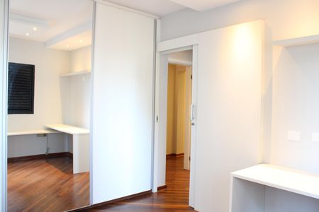 Apartamento à venda com 230m², 4 quartos e 3 vagasQuarto 1