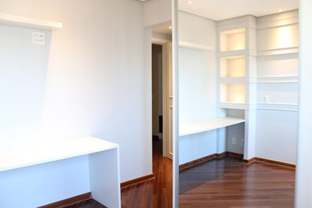 Apartamento à venda com 230m², 4 quartos e 3 vagasSuíte 2