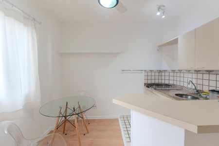 Sala de kitnet/studio para alugar com 1 quarto, 21m² em Consolação, São Paulo