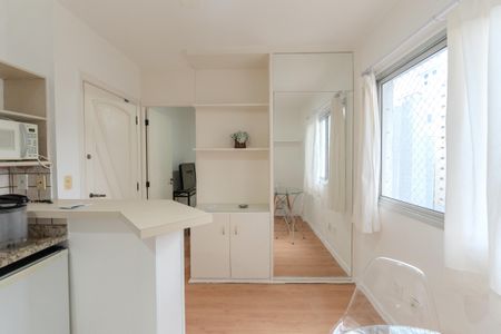 Sala de kitnet/studio para alugar com 1 quarto, 21m² em Consolação, São Paulo