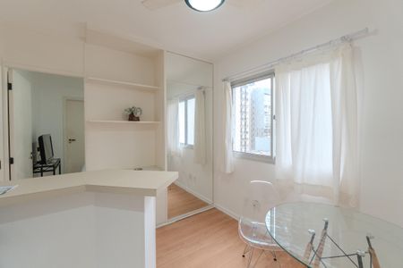 Sala de kitnet/studio para alugar com 1 quarto, 21m² em Consolação, São Paulo