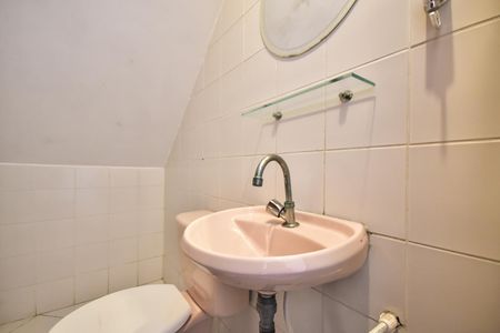 Lavabo de casa para alugar com 3 quartos, 240m² em Jardim Maria Rosa, Taboão da Serra