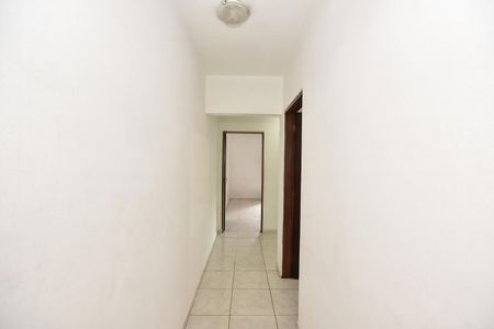 Corredor de casa para alugar com 3 quartos, 240m² em Jardim Maria Rosa, Taboão da Serra