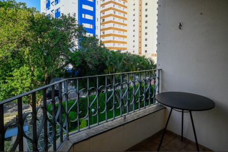 Apartamento à venda com 70m², 2 quartos e 1 vagaVaranda