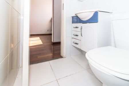 Apartamento para alugar com 53m², 2 quartos e sem vaga Apartamento para alugar com 53m², 2 quartos e sem vagaBanheiro