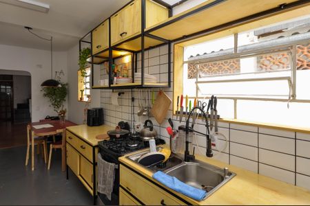 Cozinha de casa à venda com 3 quartos, 120m² em Água Branca, São Paulo