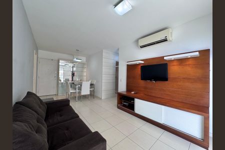 Sala de apartamento para alugar com 2 quartos, 73m² em Recreio dos Bandeirantes, Rio de Janeiro