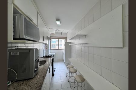 Apartamento para alugar com 73m², 2 quartos e 1 vaga Apartamento para alugar com 73m², 2 quartos e 1 vagaCozinha e Área de Serviço