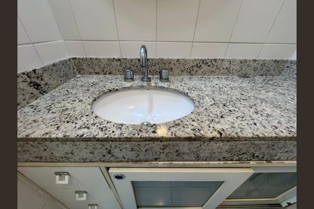 Apartamento para alugar com 73m², 2 quartos e 1 vaga Apartamento para alugar com 73m², 2 quartos e 1 vagaBanheiro Social