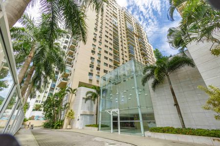 Apartamento para alugar com 73m², 2 quartos e 1 vaga Apartamento para alugar com 73m², 2 quartos e 1 vagaFachada