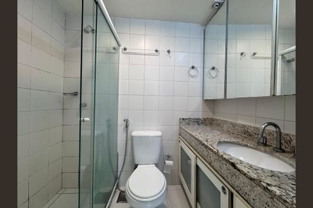 Apartamento para alugar com 73m², 2 quartos e 1 vaga Apartamento para alugar com 73m², 2 quartos e 1 vagaBanheiro da Suíte