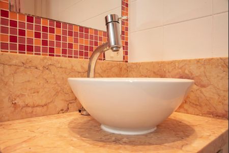 Apartamento à venda com 56m², 2 quartos e 2 vagasBanheiro da Suíte