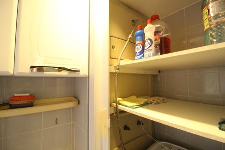 Apartamento à venda com 89m², 3 quartos e 1 vagaBanheiro da suíte 2 - Área de serviço