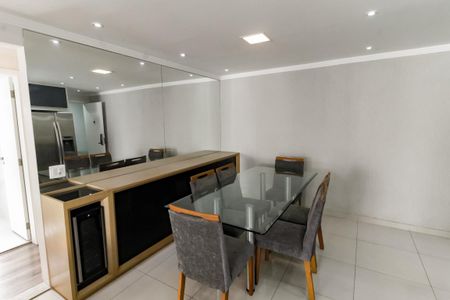 Apartamento à venda com 75m², 2 quartos e 2 vagas Apartamento à venda com 75m², 2 quartos e 2 vagasSala